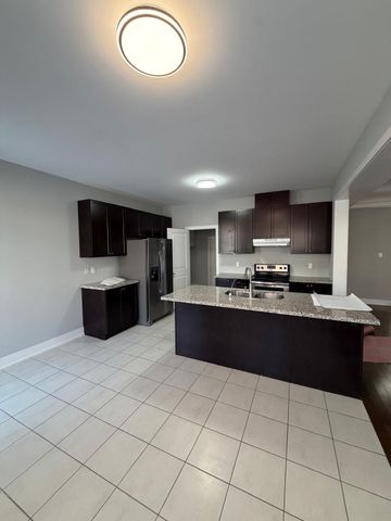 For Lease - 56 FREDERICK PEARSON Street, East Gwillimbury, Ontario - Photo 2