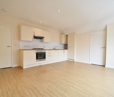 Station Road, Gerrards Cross, Buckinghamshire,SL9 - Photo 2