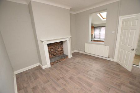 2 bedroom terraced house to rent - Photo 2