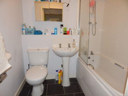 2 bedroom apartment to rent - Photo 4