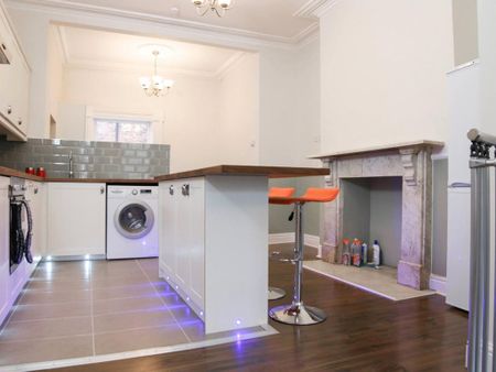 4 bedroom apartment to rent - Photo 4