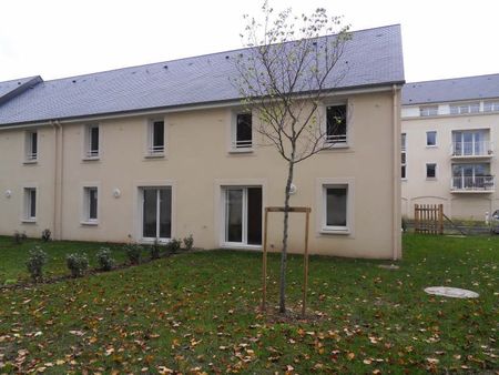Résidence Phèdre, maison de type F4 avec entrée avec placard, séjour, cuisine. Al'étage : 3 chambres, ... - Photo 5