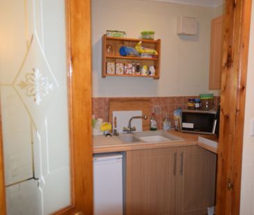 1 Bedroom Flat To Rent in Redhill - £750 pcm Tenancy Info - Photo 6
