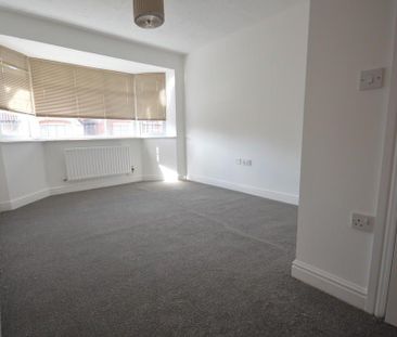 4 bedroom detached house to rent - Photo 3