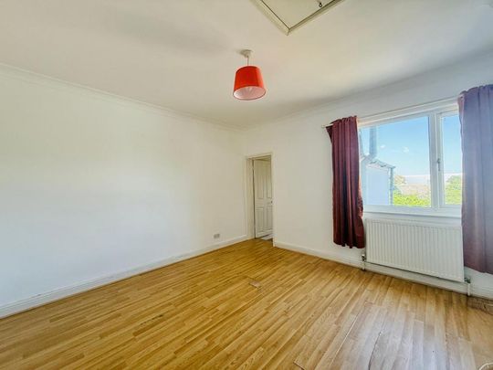 3 bedroom end of terrace house to rent - Photo 1
