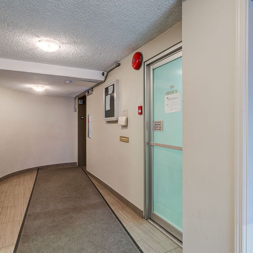 Alberta, 10405 Saskatchewan Dr., T6E4R9, Edmonton - Photo 1