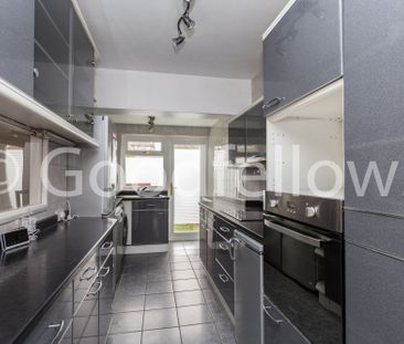 3 bedroom mid terraced house to rent, - Photo 6
