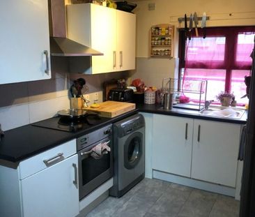 101 Frenchpark Street, Belfast BT12 6HZ - Photo 4