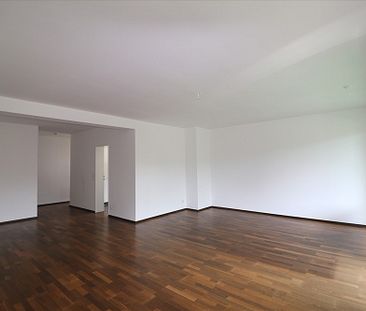 * RUHIG WOHNEN IM HERZEN VON CRAKAU * 3ZI-Wohnung mit Balkon, Bogenstr. - Photo 2