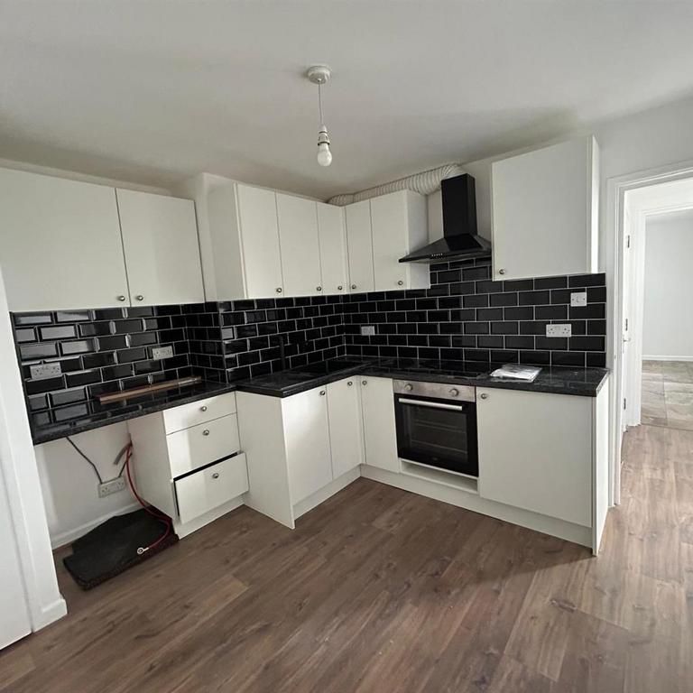 2 bedroom house to rent - Photo 1