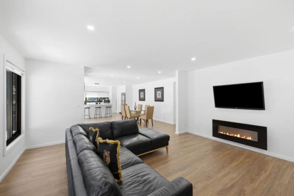 Stunning brand-New build with bush outlook - Photo 1