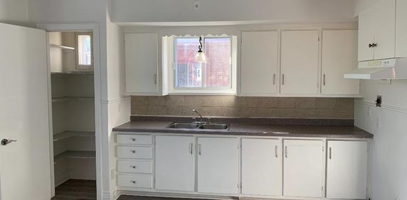 5 1/2 spacieux et lumineux - Photo 2