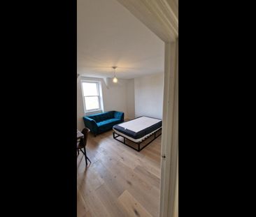 Studio Flat, Church Rd, SE19 - Photo 2