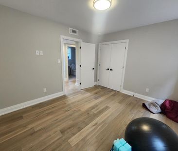427 Ravenhill Avenue - 2 - Photo 6