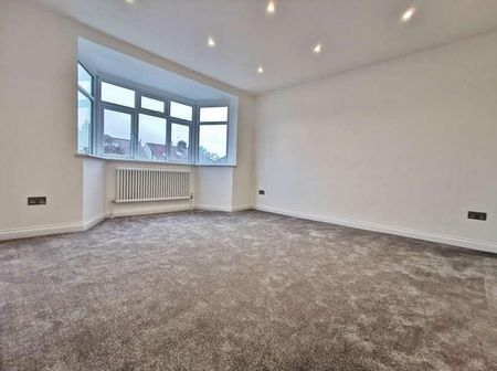 Sefton Avenue, Mill Hill, NW7 - Photo 2