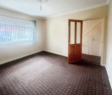 Roderick Drive, Wolverhampton, West Midlands, WV11 - Photo 2