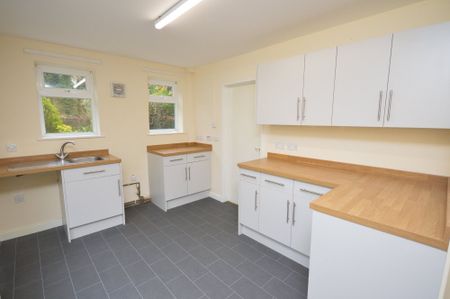 South Pickenham - Photo 5