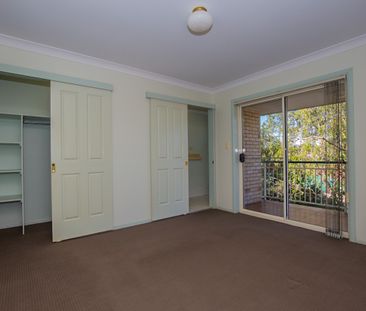 Spacious ground floor unit - Photo 4