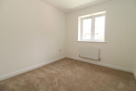 3 bedroom end of terrace house to rent - Photo 5