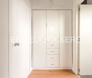 Piso de alquiler en Calle de Mauricio Legendre, Castilla - Photo 1