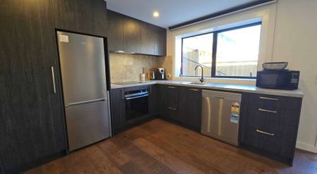 Home on Flax Street - Photo 3