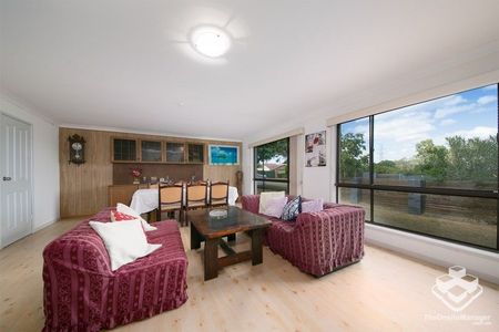 SPACIOUS FAMILY HOME FOR EVERYONE - Photo 2