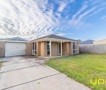 Charming Family Home in Cranbourne West - Photo 1