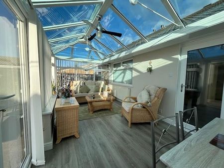 2 bedroom bungalow to rent - Photo 3