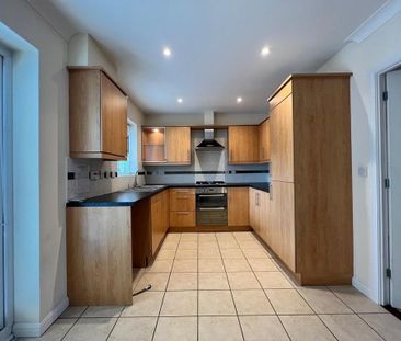 3 bedroom terraced house to rent - Photo 6