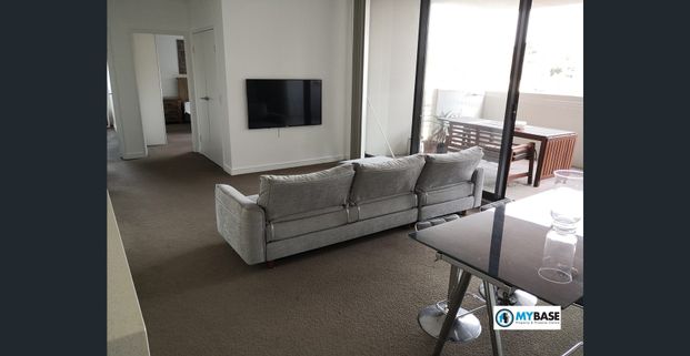 FURNISHED MODERN 2 BEDROOM+STUDY, 2 BATHROOM APARTMENT - Photo 1