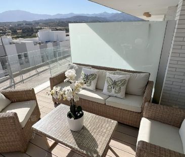 3 Bedroom Townhouse For Rent in Cancelada, Málaga - Photo 4