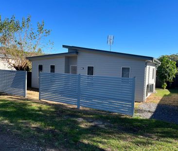 2 bedroom 5 year old Free-standing granny flat - Photo 5
