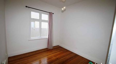 Character 4 Double Bedroom House - Photo 4