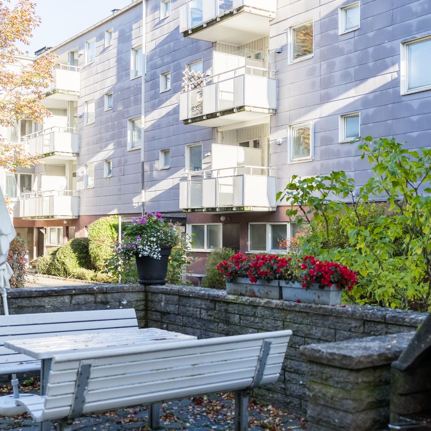 Aprilgatan 68 - Photo 1