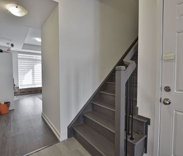 For Lease - 214 Wheat Boom Drive, Oakville, Ontario - Photo 3