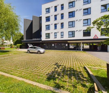 London Road, Crawley - Photo 6