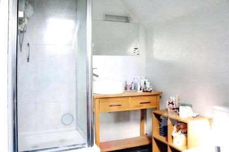 4 bedroom semi-detached house to rent - Photo 5