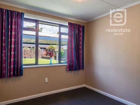 Tidy 3 Bedroom home in Whakatane CBD - Photo 4