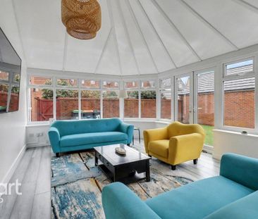 5 bedroom detached house to rent - Photo 2