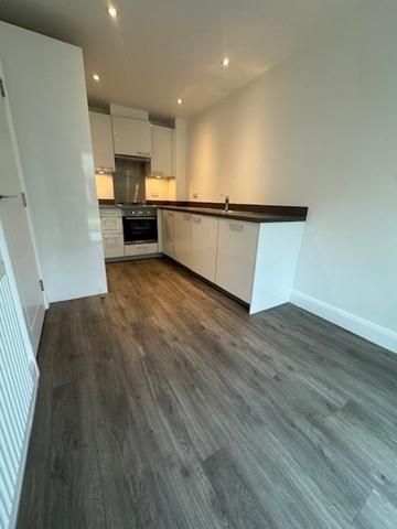 2 bedroom semi-detached house to rent - Photo 5