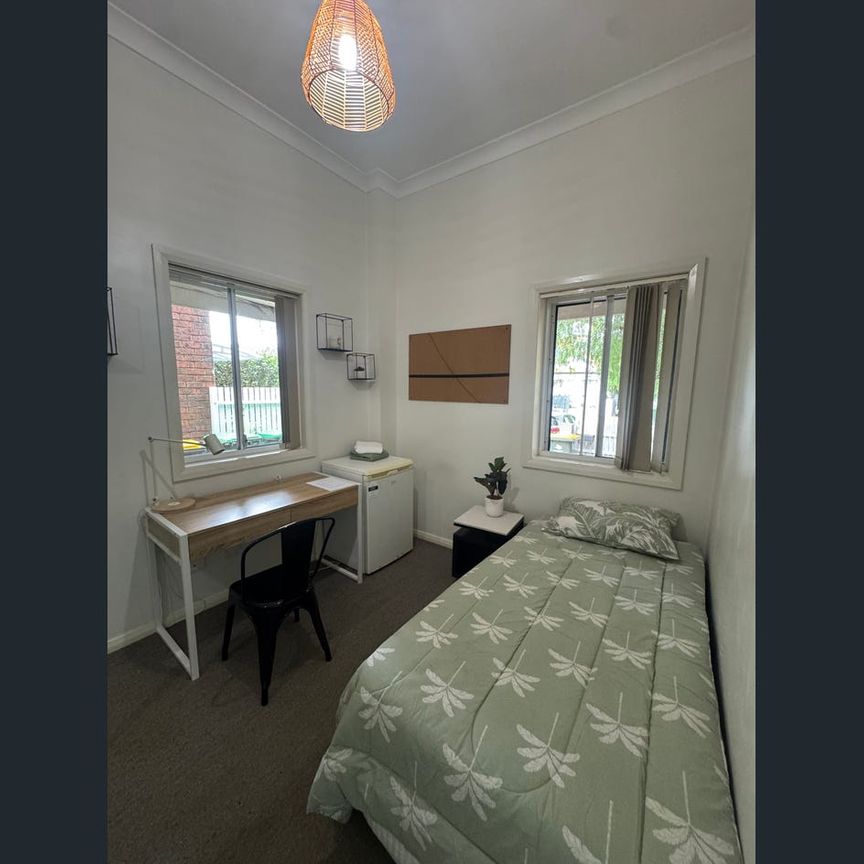 Affordable Room for Rent in Kensington - Photo 1