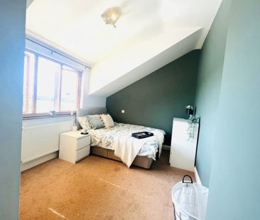 BEDROOM 4 – FURNISHED LARGE DOUBLE - Photo 5