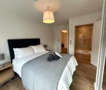 Leaping Birds Rise, Walton-on-Thames, Surrey, KT12 flat to rent - Photo 3