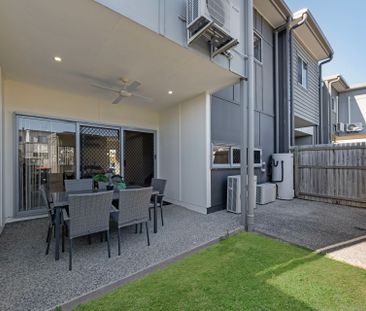 Modern Living in the Hearth of Mango Hill - Photo 1