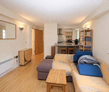 2 bedroom apartment to rent - Photo 2