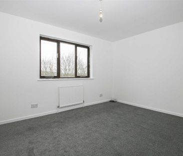 4 bedroom detached house to rent - Photo 4