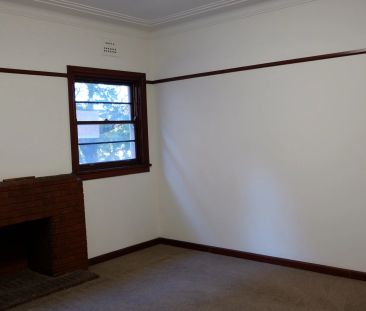 Family Home Offering Space, Comfort & Modern Living - Photo 2