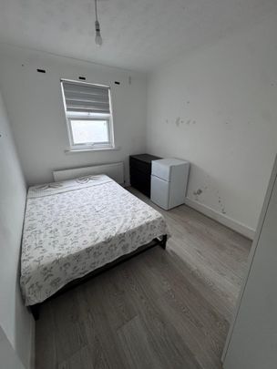 Room in a Shared House, Elmar Road, N15 - Photo 1