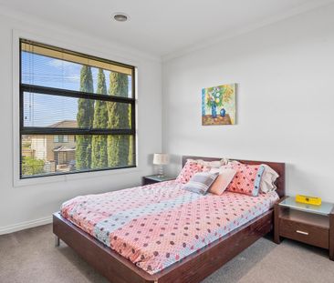 Sun-Drenched 4-Bedroom Family Home with 3 Living Areas in a Prime Location! - Photo 3