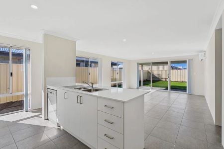 Beachside Family Living at Its Best - 3 Anaconda Loop, Dawesville - Photo 4